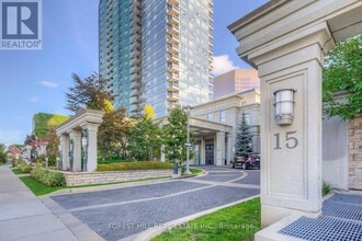 Building Photo - 15 Greenview Ave
