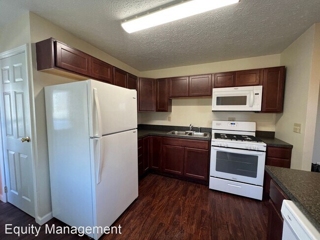 Building Photo - 3 br, 1 bath House - 2572 Chestnut