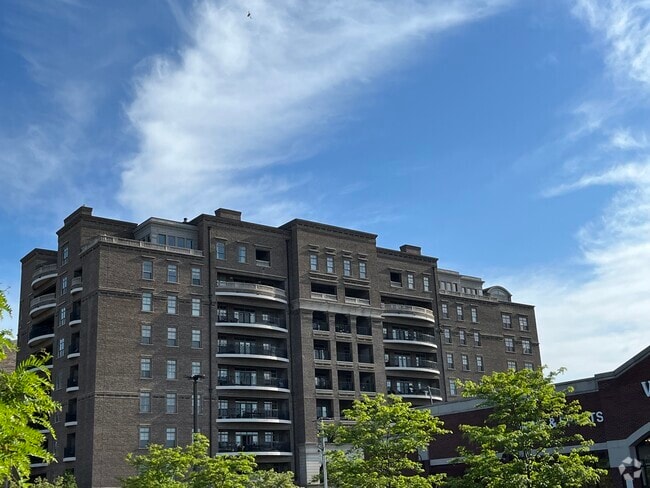 Building Photo - 151 W Wing St
