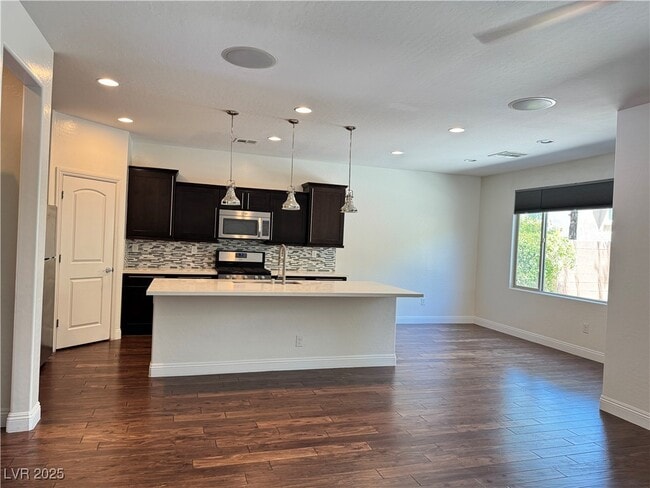 Building Photo - 2090 Morro Vista Dr
