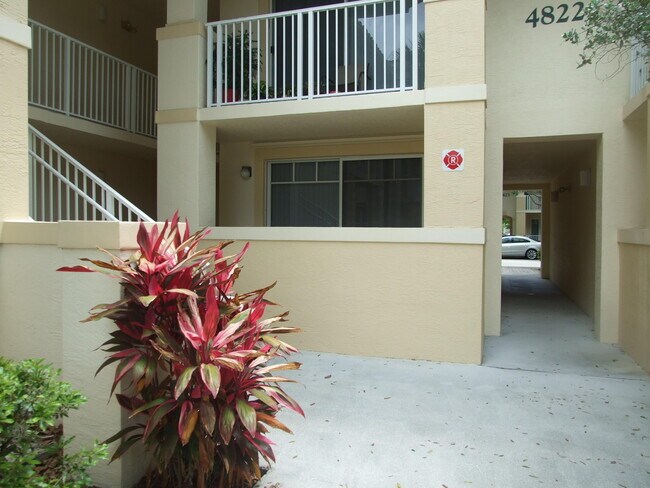 Foto del edificio - 4822 Chancellor Dr