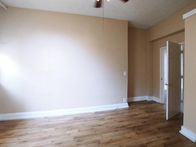 Building Photo - 2501 Poppleton Ave