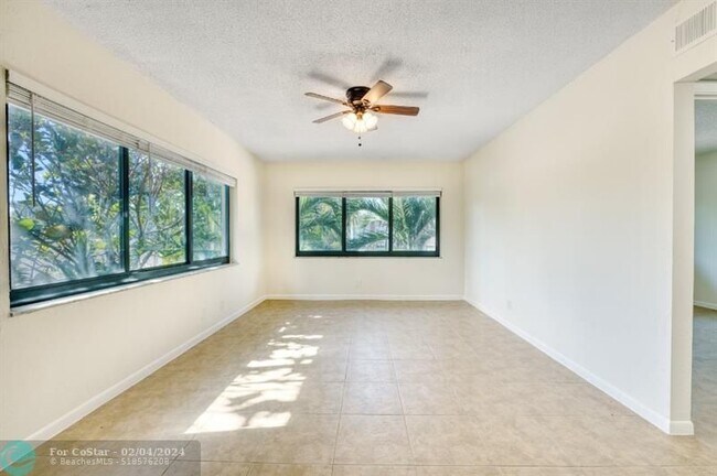 Foto del edificio - 714 SE 19th Ave