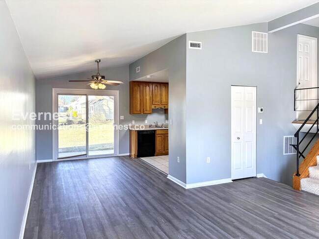 Foto del edificio - 123 Thomas Rd