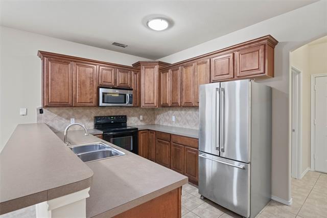 Building Photo - 154 Castleridge Dr