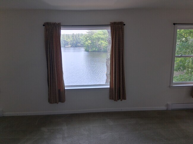 Foto del edificio - 40 Brooks Pond Rd