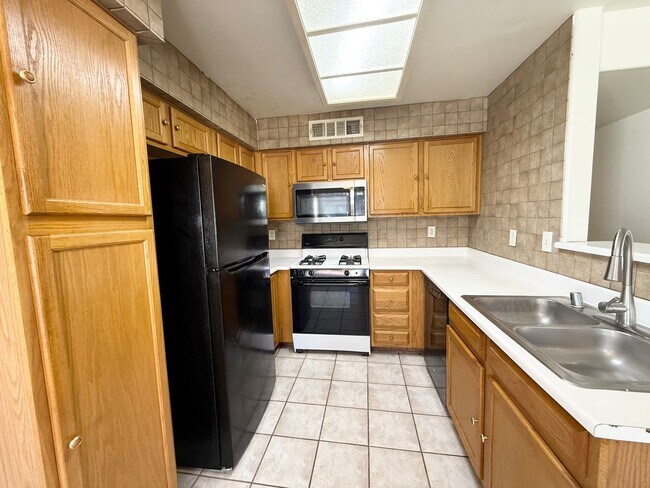 Foto del edificio - Canyon Willows 3/BD 2/BA Condo with Commun...