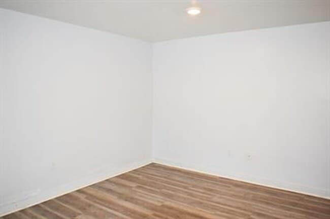 Building Photo - 1340 Orchard Ave