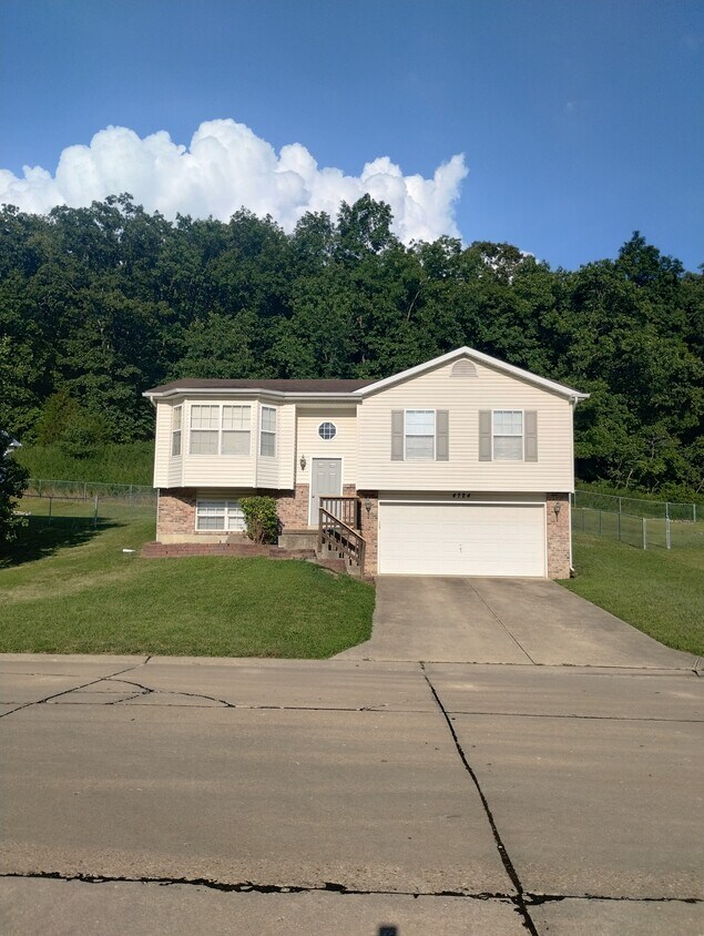 Primary Photo - 4724 Land Rush Dr