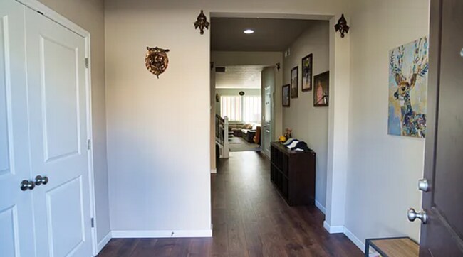 Foto del edificio - Stunning 4 BD ¦ 2.5 BA ¦ Single Family Hom...
