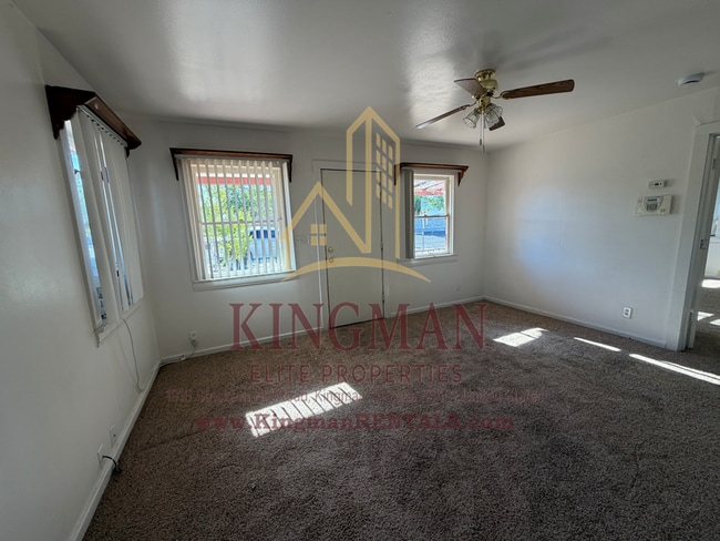 Building Photo - 907 Valley View Ave