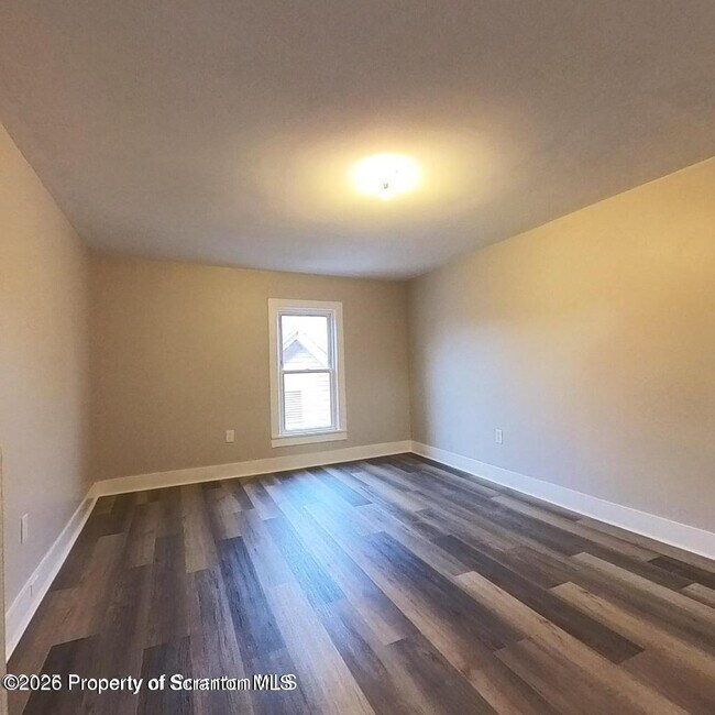 Foto del edificio - 1715 Sanderson Ave