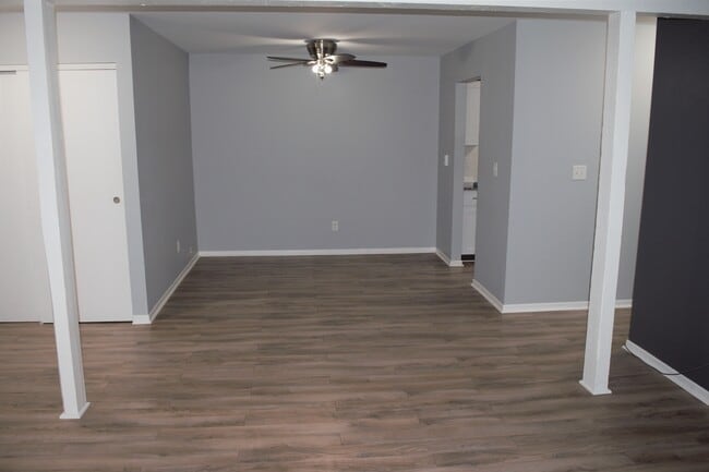 Building Photo - 568 Somerset Ln