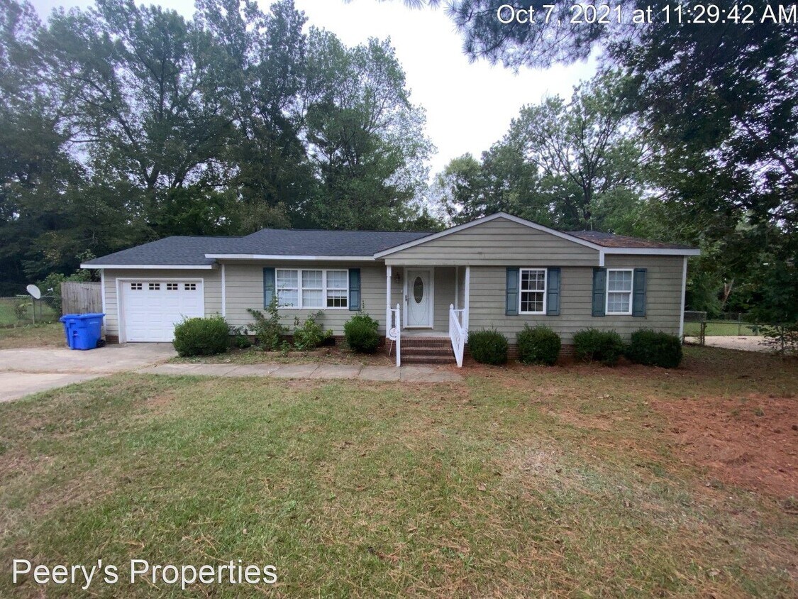 Foto principal - 3 br, 2 bath House - 1005 Sandalwood Drive