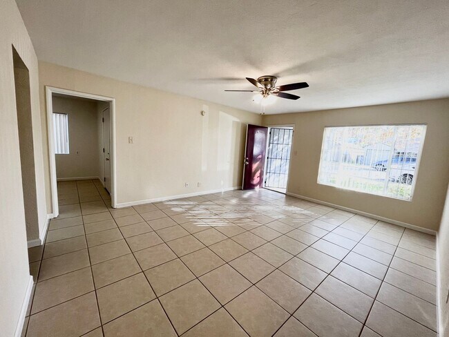 Foto del edificio - 1736-1740 Madrone Avenue