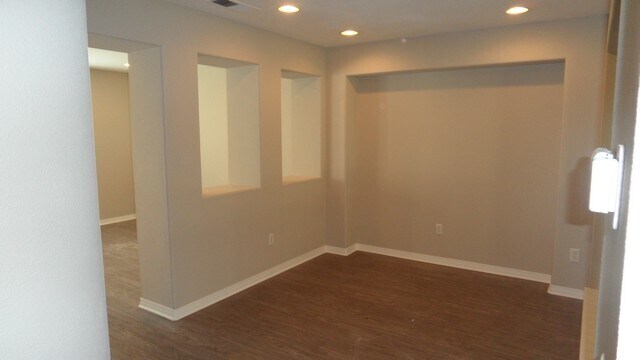Building Photo - Highly Upgraded 3BR 2.5BA Townhouse In Gat...