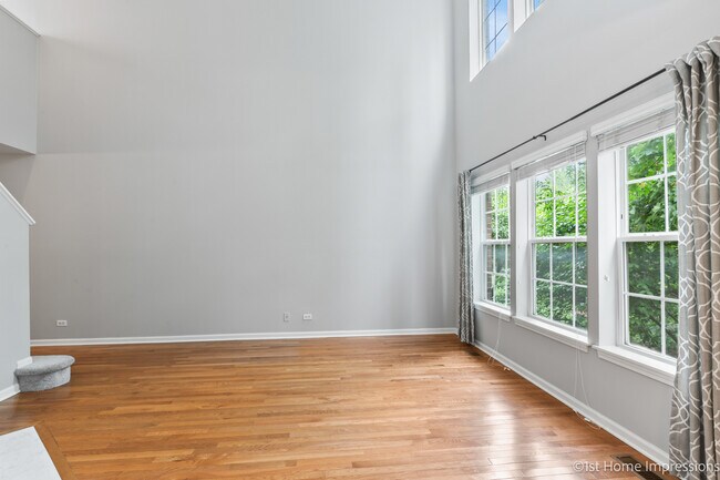 Foto del edificio - 33 Egg Harbour Ct