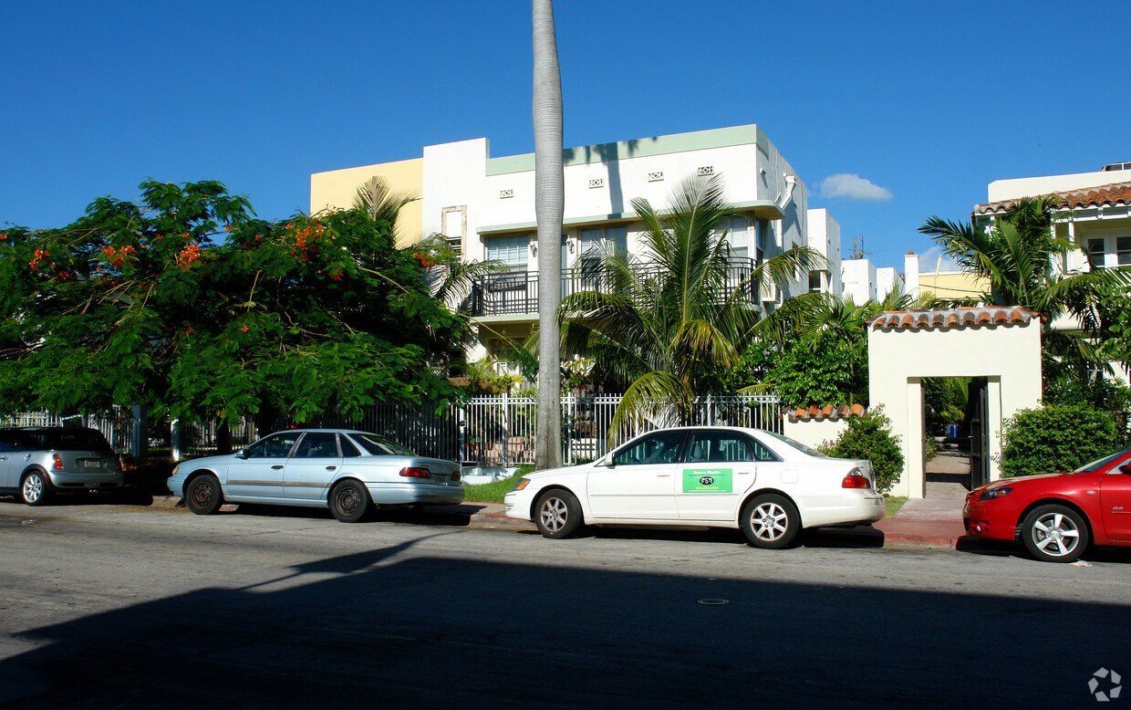 Primary Photo - 1610`-1614 Drexel Ave