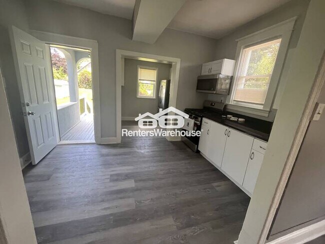 Building Photo - 2502 Halcyon Ave