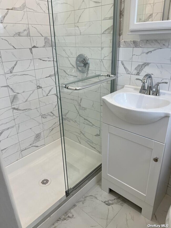 Foto del edificio - 14-26-26 Granada Pl