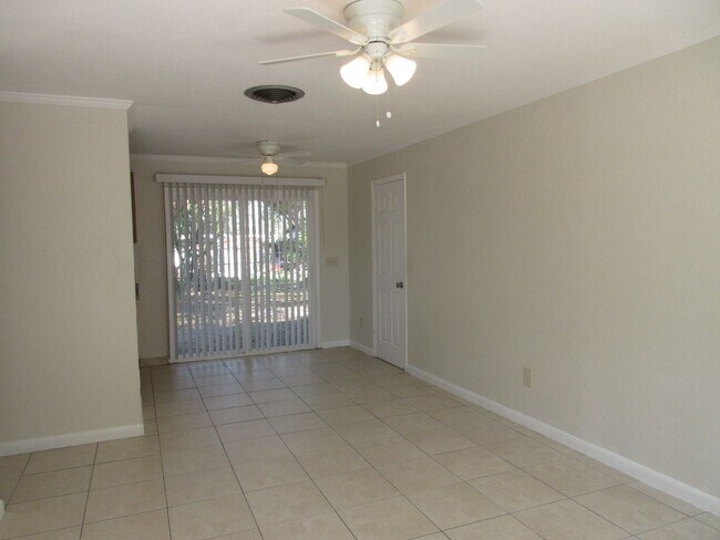 Foto del edificio - Altamonte 3 bedroom 1 bath home with all t...