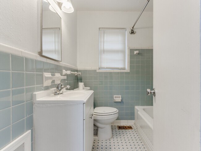 Foto del edificio - 1404 NE 38th St