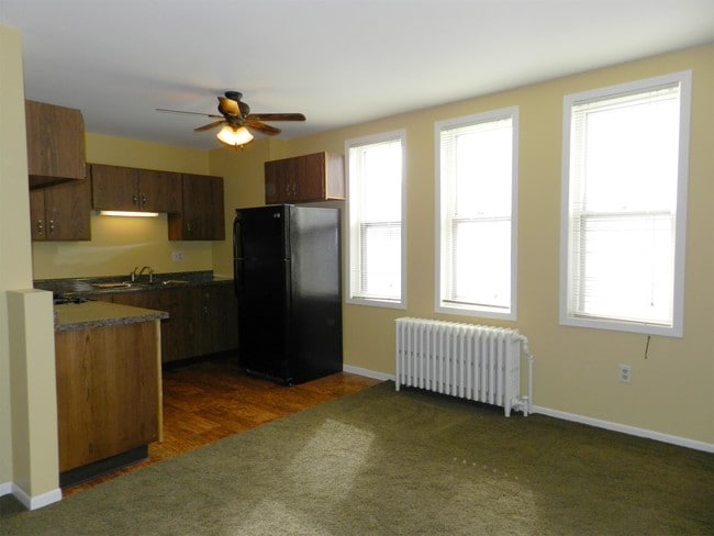 Building Photo - 1318 Hughitt Ave