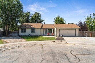 Building Photo - 5591 N Marlboro Ave