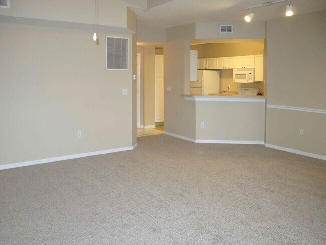 Foto del edificio - 5572 Metrowest Blvd