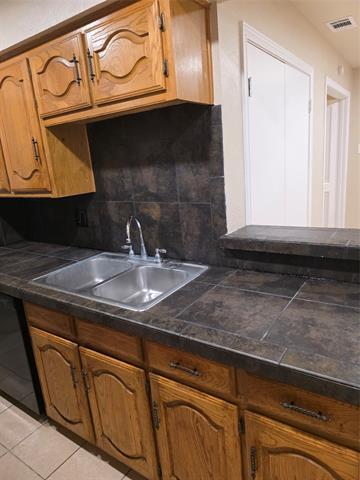 Foto del edificio - 1507 Cherrycrest Ln
