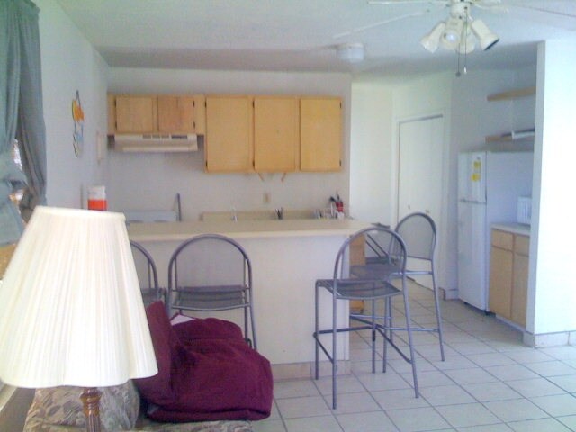 Building Photo - 125 E Campeche St