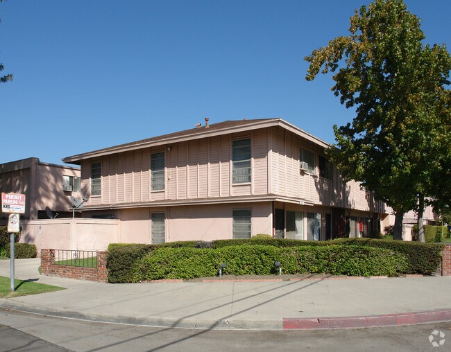 Foto del edificio - 7191 Maple St