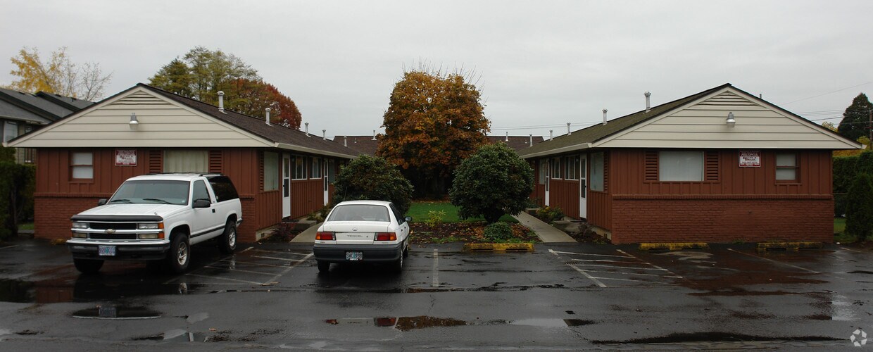 Foto principal - 701-723 Lockwood Ln S