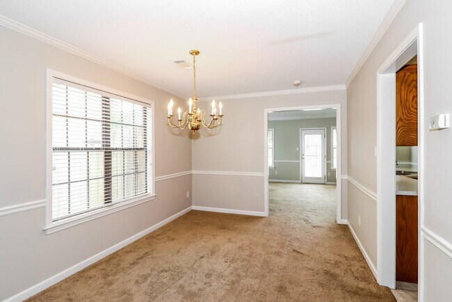 Foto del edificio - 7973 Jills Creek Dr