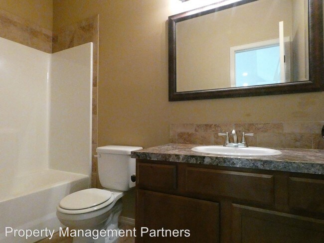 Foto del edificio - 3 br, 2.5 bath Apartment - 10025 E Boston