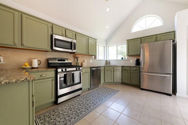 Foto del edificio - 16303 Lone Wolf Dr