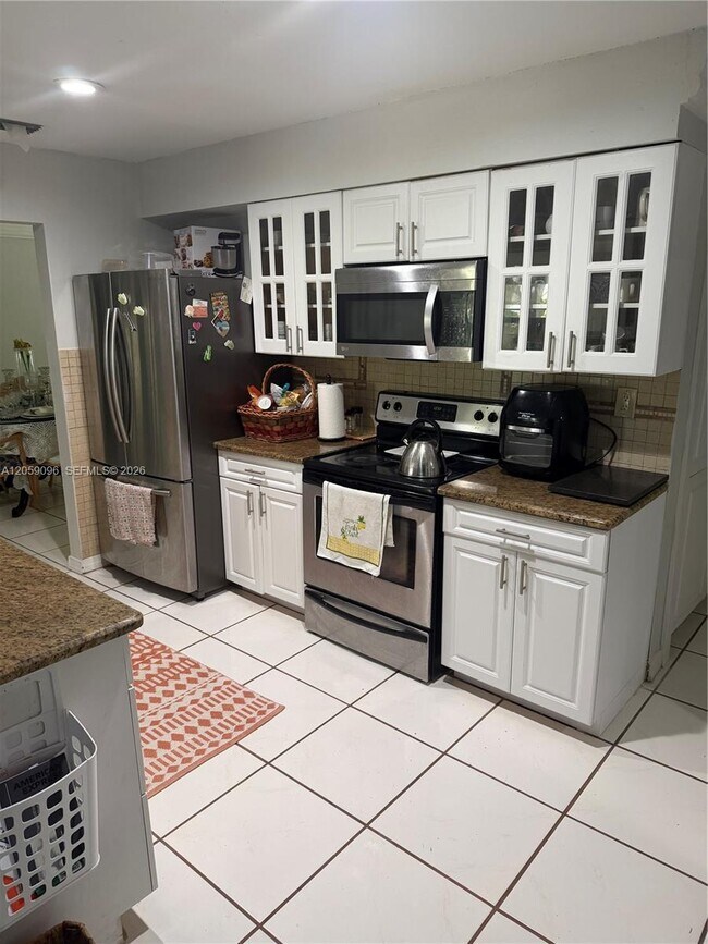 Foto del edificio - 8108 NW 93rd Terrace