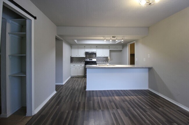 Foto del edificio - Move in ready! 3 bedrooms and 2 baths