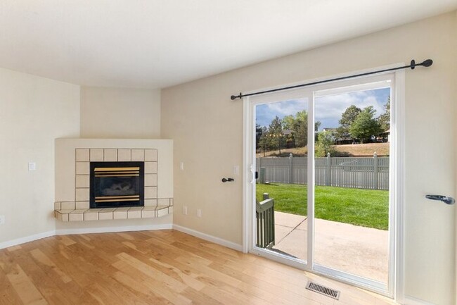 Building Photo - Charming 2-Story Townhome in Rockrimmon | ...