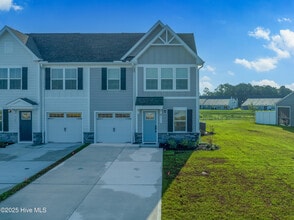 Building Photo - 3111 Edgehill Dr