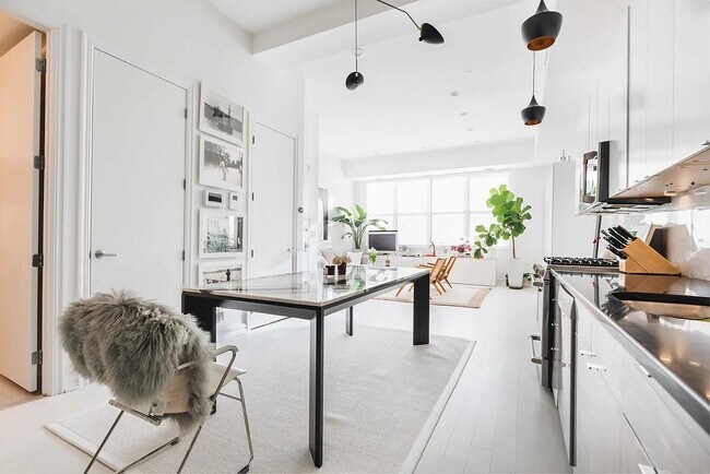 Foto del edificio - 101 Wyckoff Ave