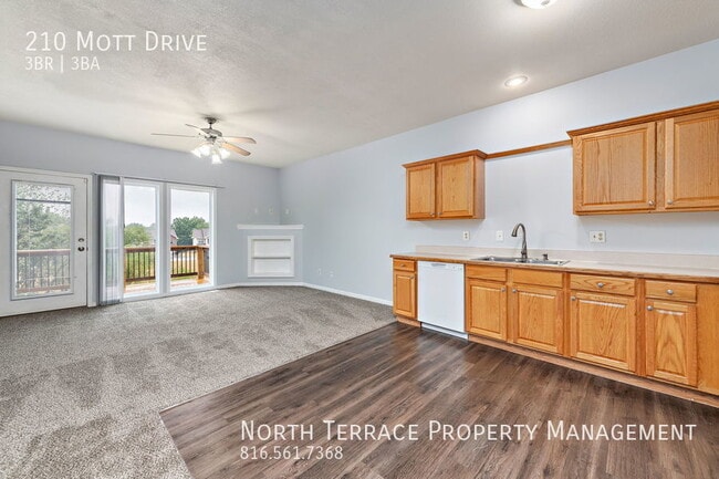Building Photo - Renovated 3 Bed Townhouse with Unfinished ...
