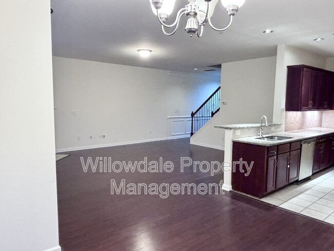 Foto del edificio - 535 Whitworth Ln