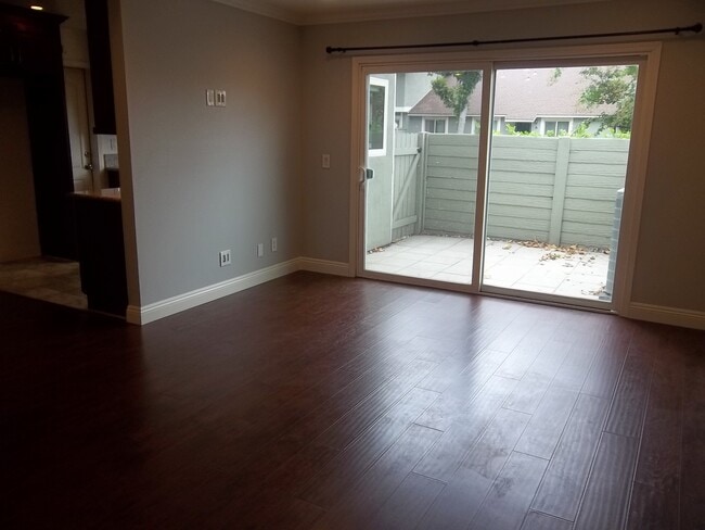 Building Photo - 5417 E Pine Ridge Way