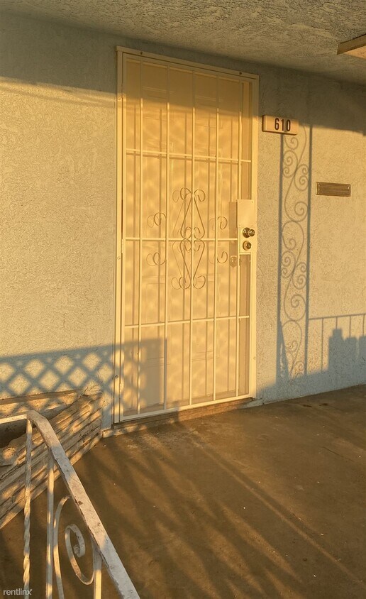 Foto principal - 3 br, 2 bath Duplex - 610 C Street 610