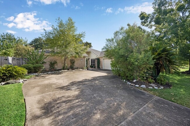 Building Photo - 12107 Burgoyne Dr