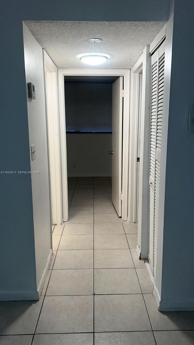 Foto del edificio - 1880 N Congress Ave