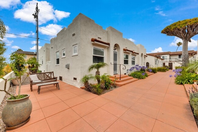 Foto del edificio - 4587 Campus Ave