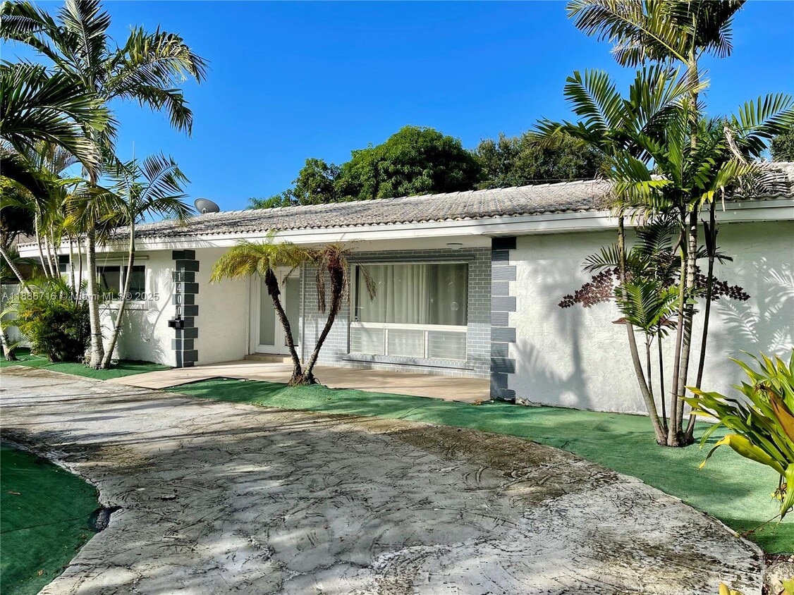 Foto principal - 1400 E Hawthorne Cir