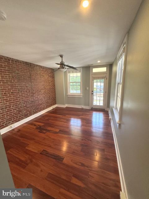 Building Photo - 329 S Market St